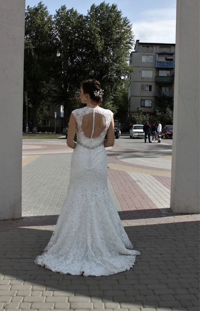 Свадебное платье,кружево , рыбка размер M/L