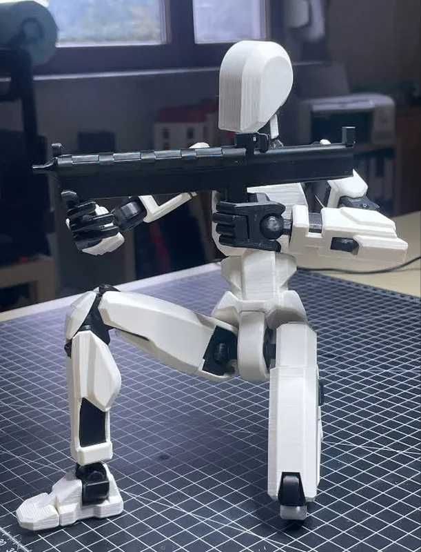 Подвижный робот из серии Лаки 13 и Дими 13, увлекательная игрушка