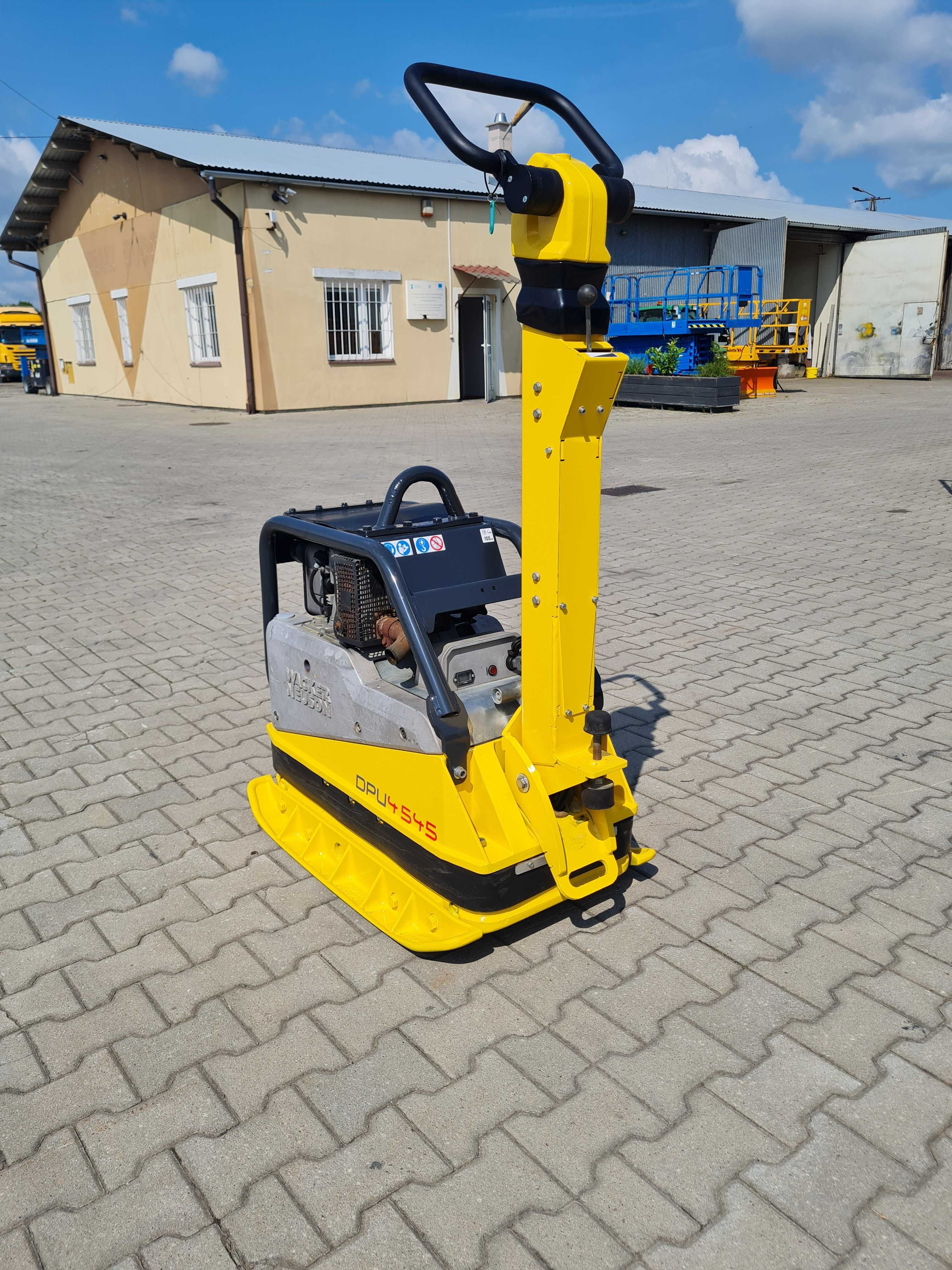 Zagęszczarka rewersyjna 425 kg Wacker Neuson DPU 4545Heh z 2016