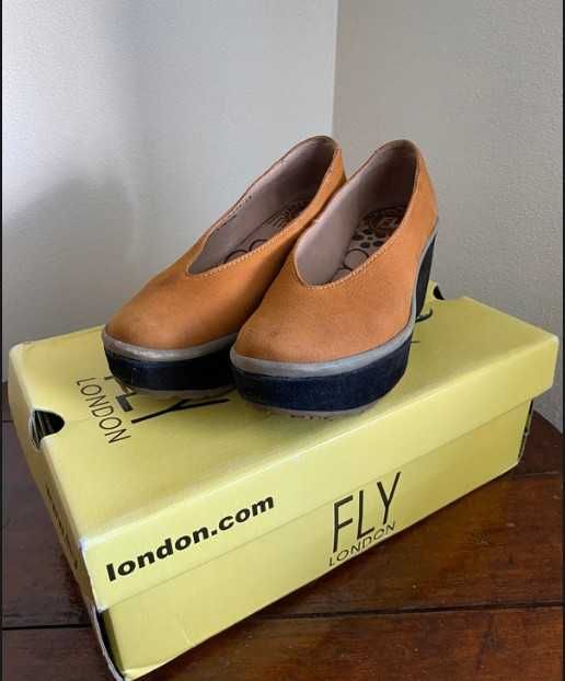 Sapato Fly London 35