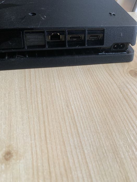Продам Play Station Б/у ! В гарному стані !