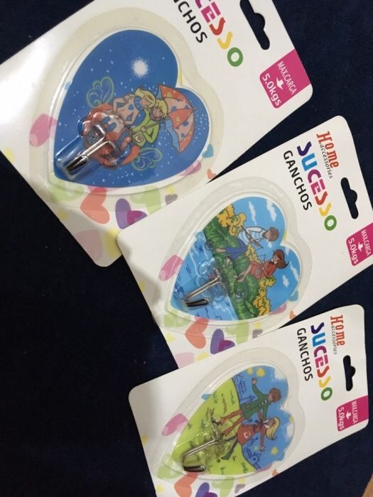 komplet- 3 haczyki bezklejowe do 5 kg obciążenia każdy