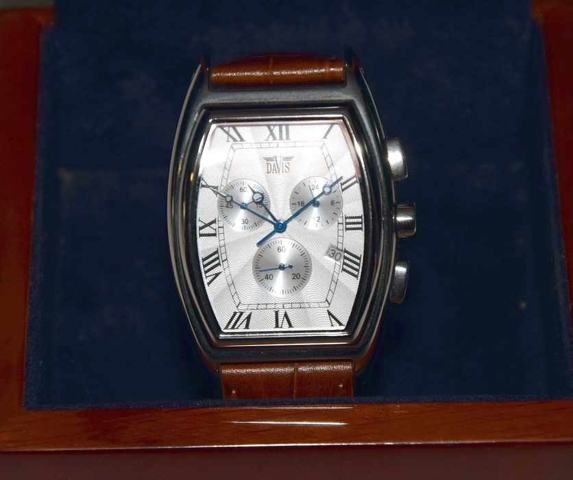 Relógio Davis 0030 Retro Tonneau chronograph