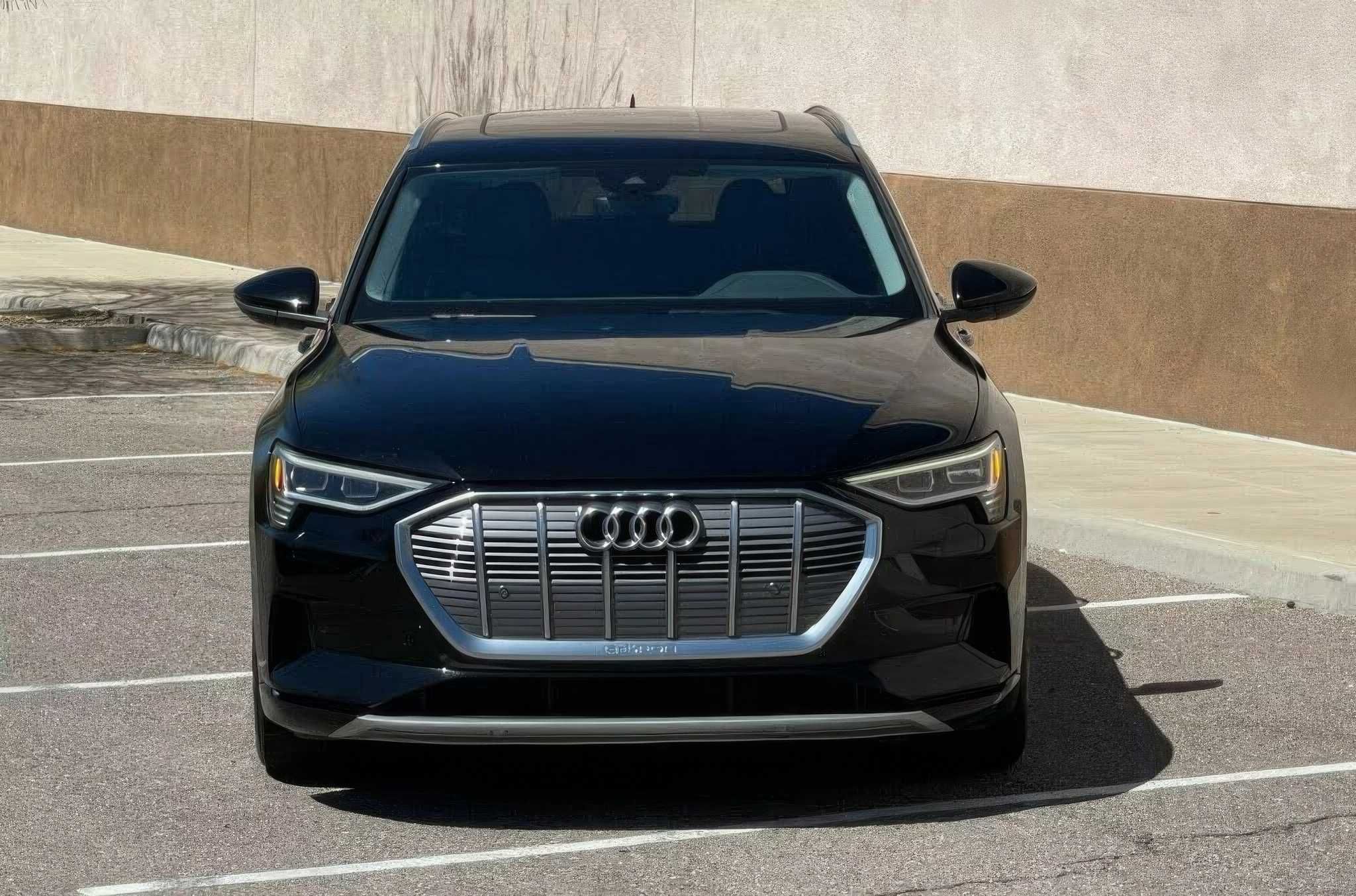 2022 Audi e-tron Premium quattro