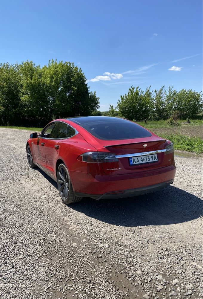 Продам Tesla model S Performance  2014 року