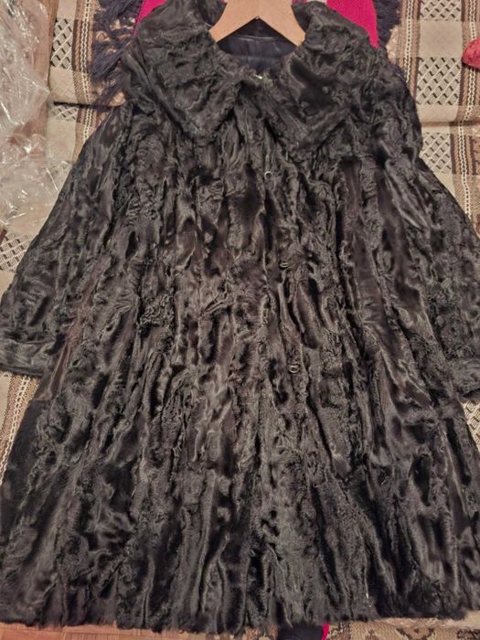 Sprzedam eleganckie futro naturalne z karakułów, rozmiar L