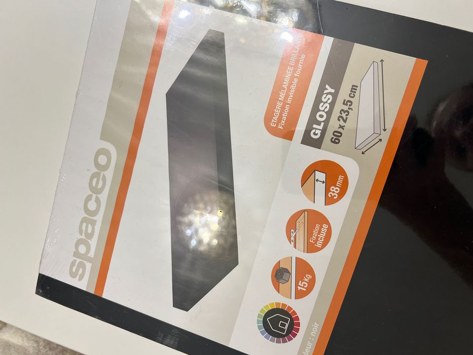 Półka ścienna Czarna  połysk 60/23,5