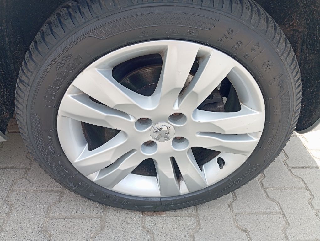 PEUGEOT 5008 1.6 HDI