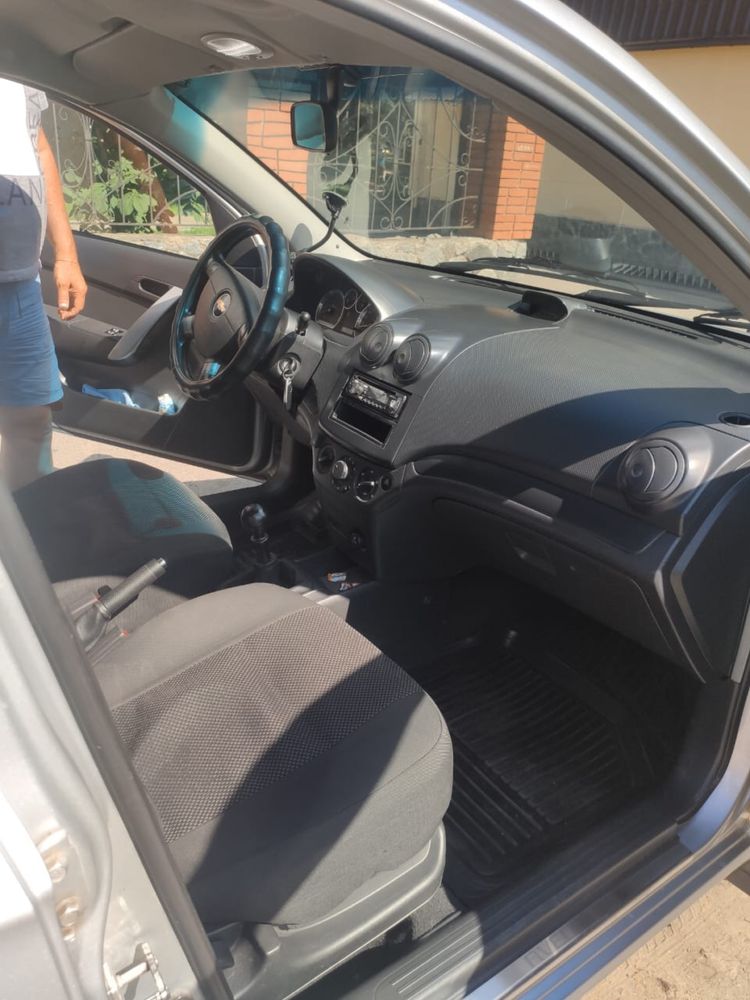 Chevrolet aveo седан