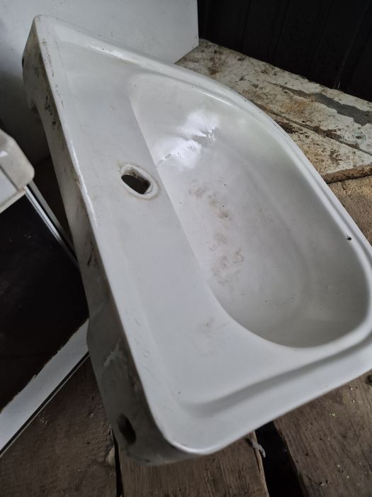 Умивальники старі 2 шт