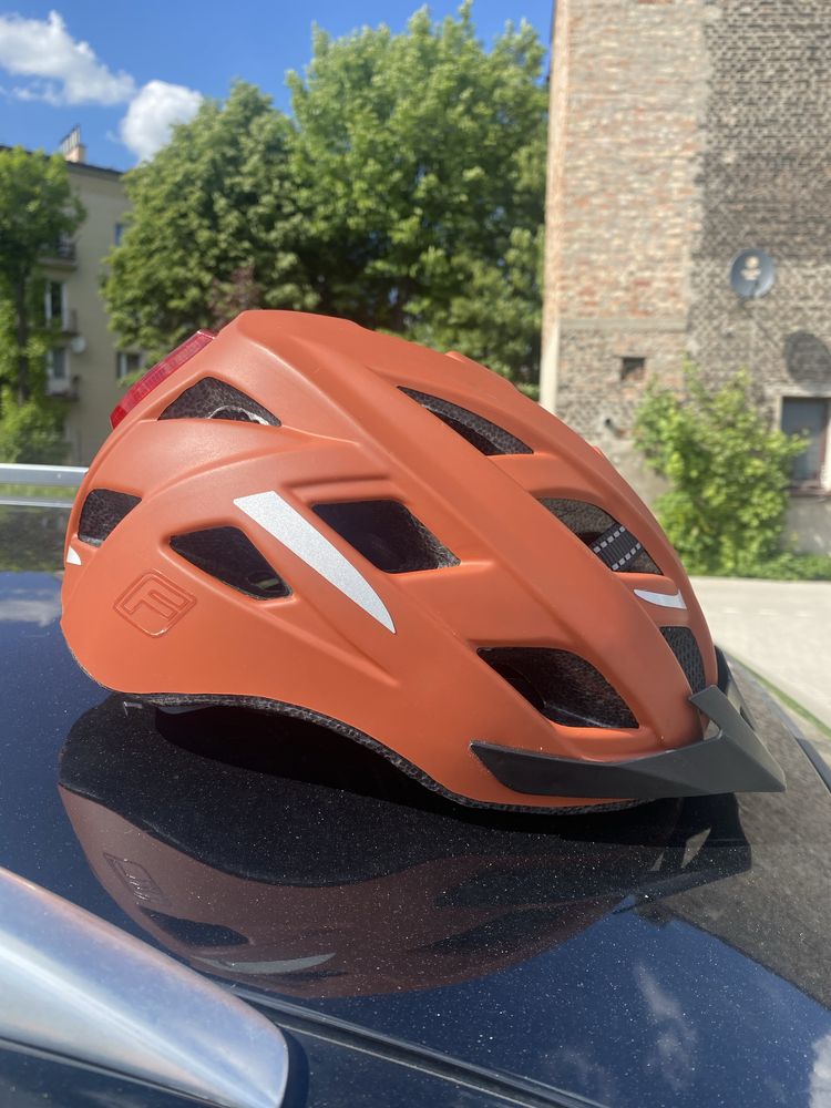 Kask rowerowy fisher L/XL z oświetleniem