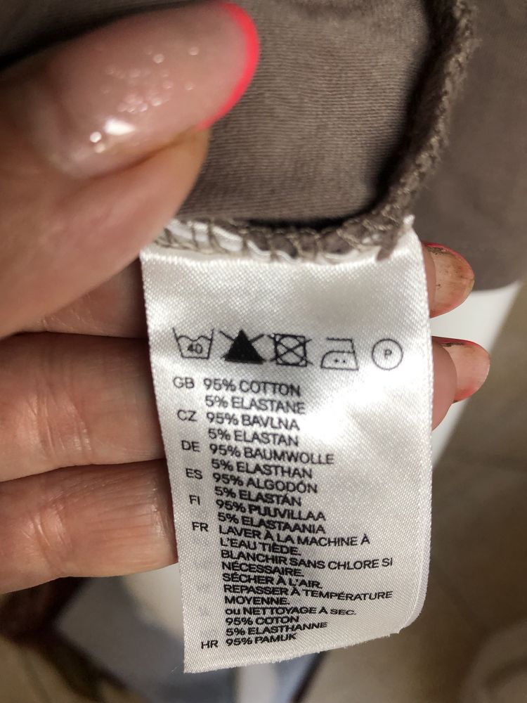 Sukienka wąską Basic