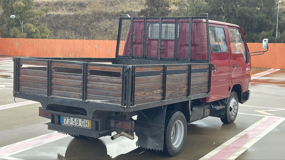 Toyota dyna 150 2.8D 7lug roda dupla