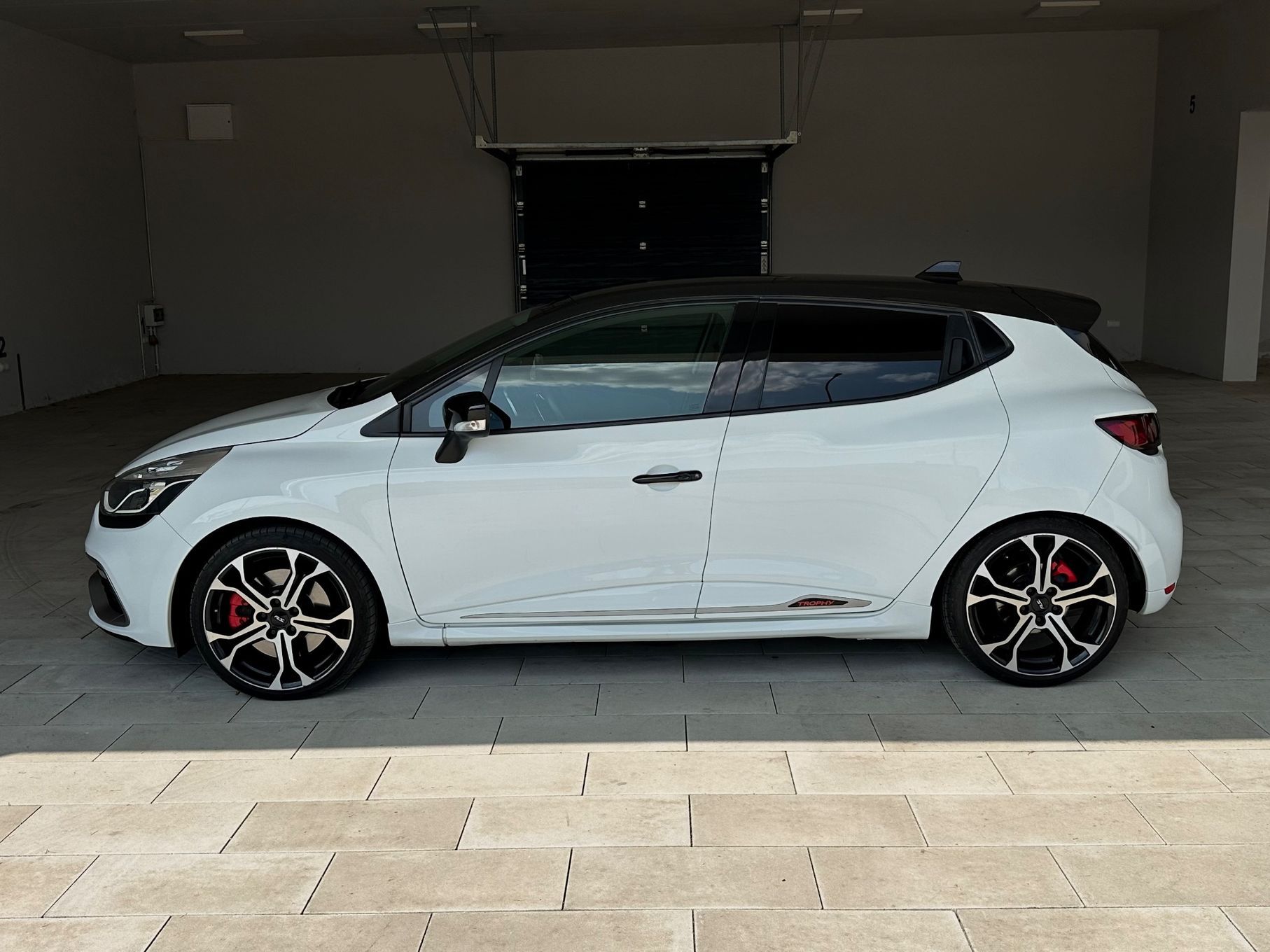 Renault Clio Renault Clio 1.6 R.S. Trophy 220 EDC