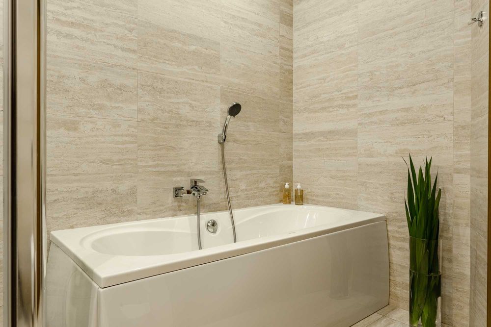 Стильна студія 55 м² у центрі Києва біля Майдану | Генератор | Укриття