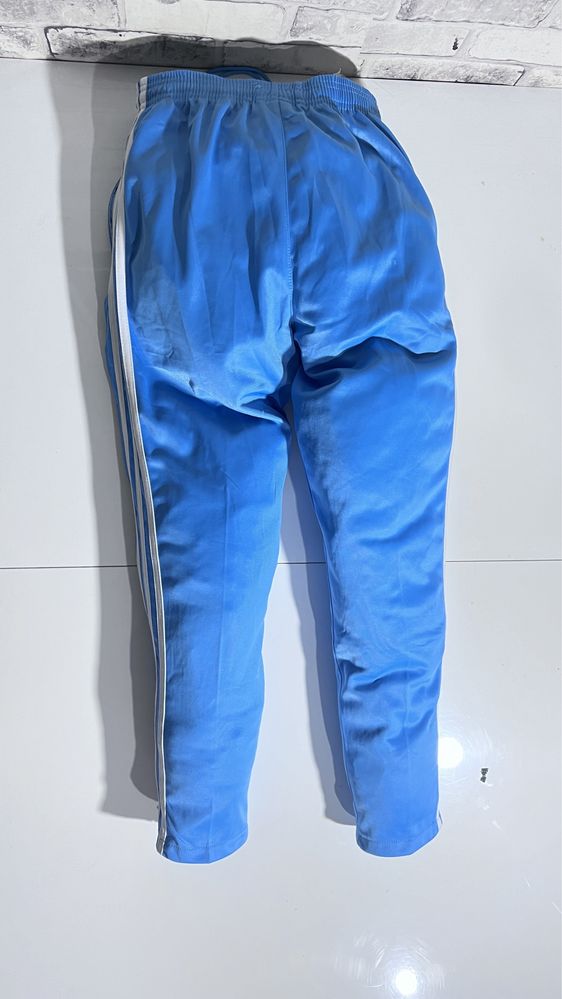 Świretne dresy Adidas retro niebieski kolor suwaki