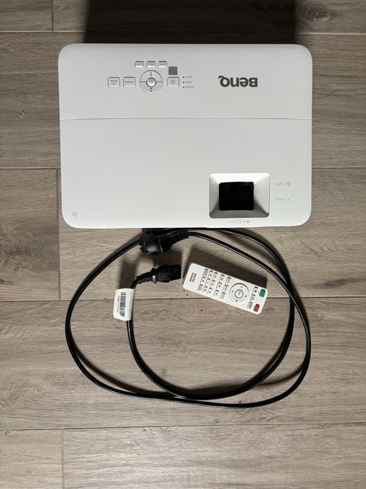 Projektor BENQ TH585P