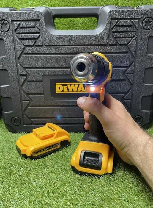 Акумуляторний дриль шуруповерт DeWalt DCB107 24V потужний і надійний