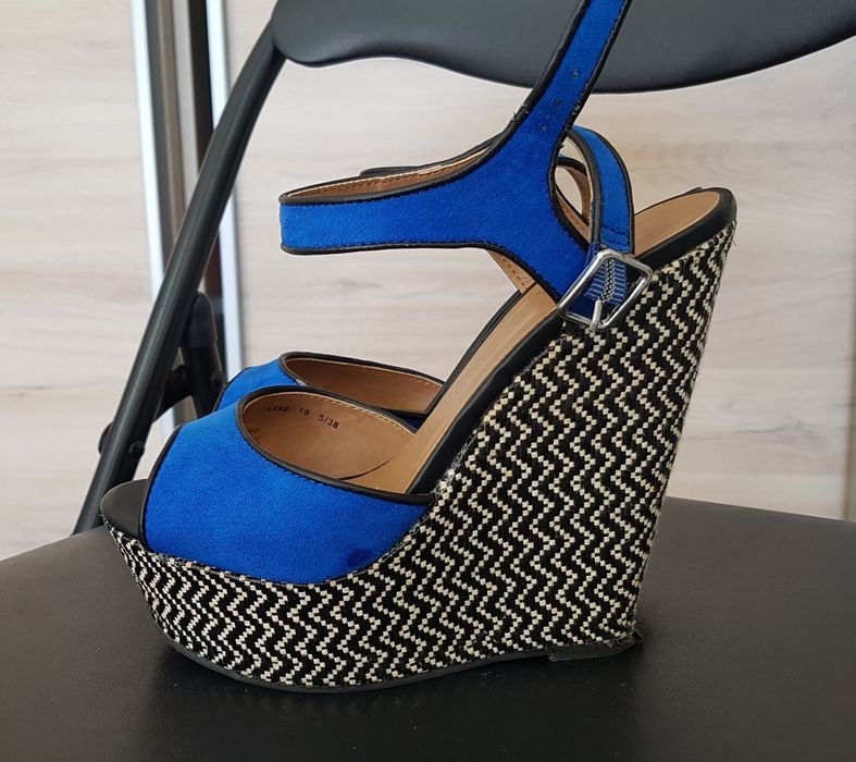 sandálias salto azuis