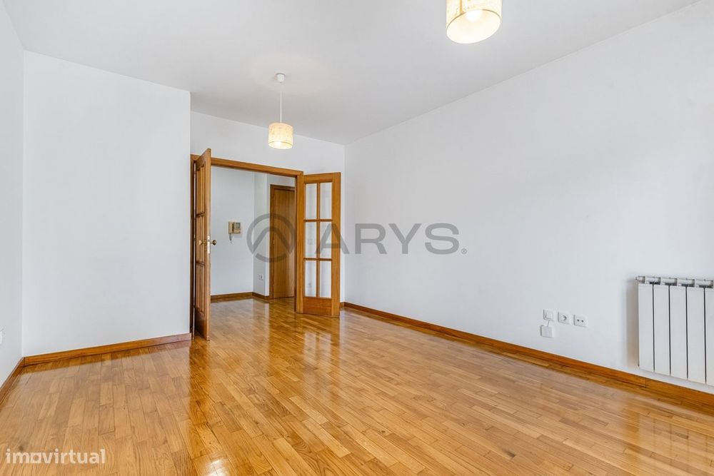 Amplo T1 com elevador em São Vicente Braga