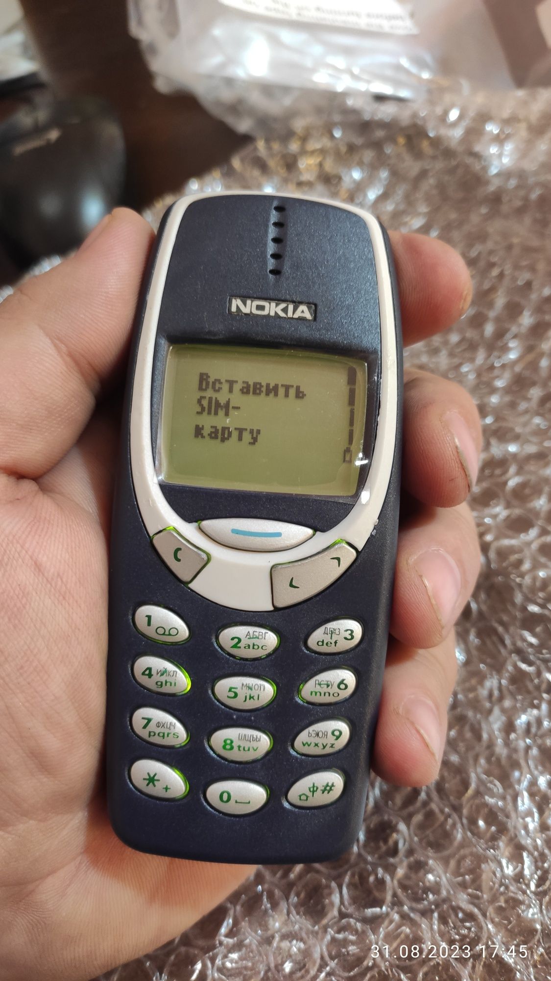 Nokia 3310 вновом корпусе и с новой батареей.