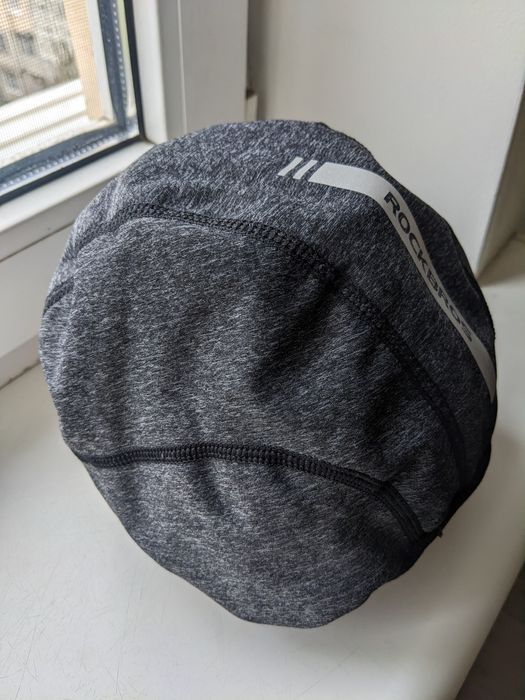 Тепла шапка для бігу чи їзди на велосипеді