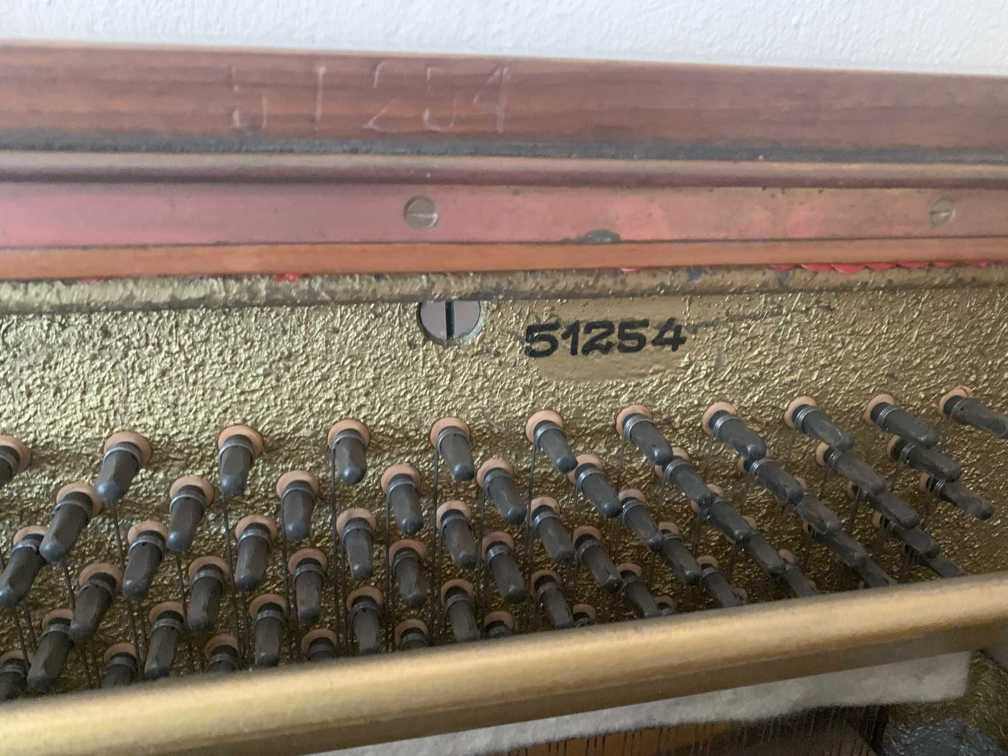 Pianino Calisia. Płyta metalowa. Początek lat 70-tych. Stan b. dobry