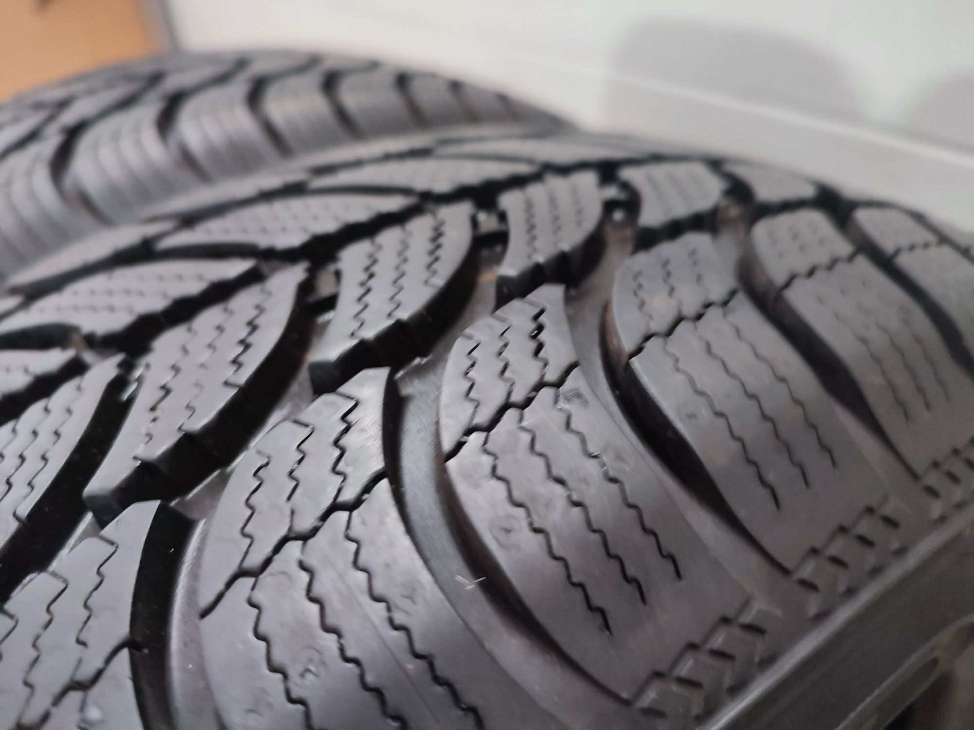 Opona opony Zimowe Dębica Frigo2 195/65R15 dot 21 rok