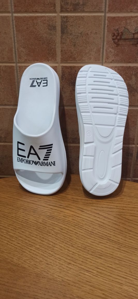 Emporio Armani 42,43 чоловічі шльопанці,шлепанцы, вьетнамки.