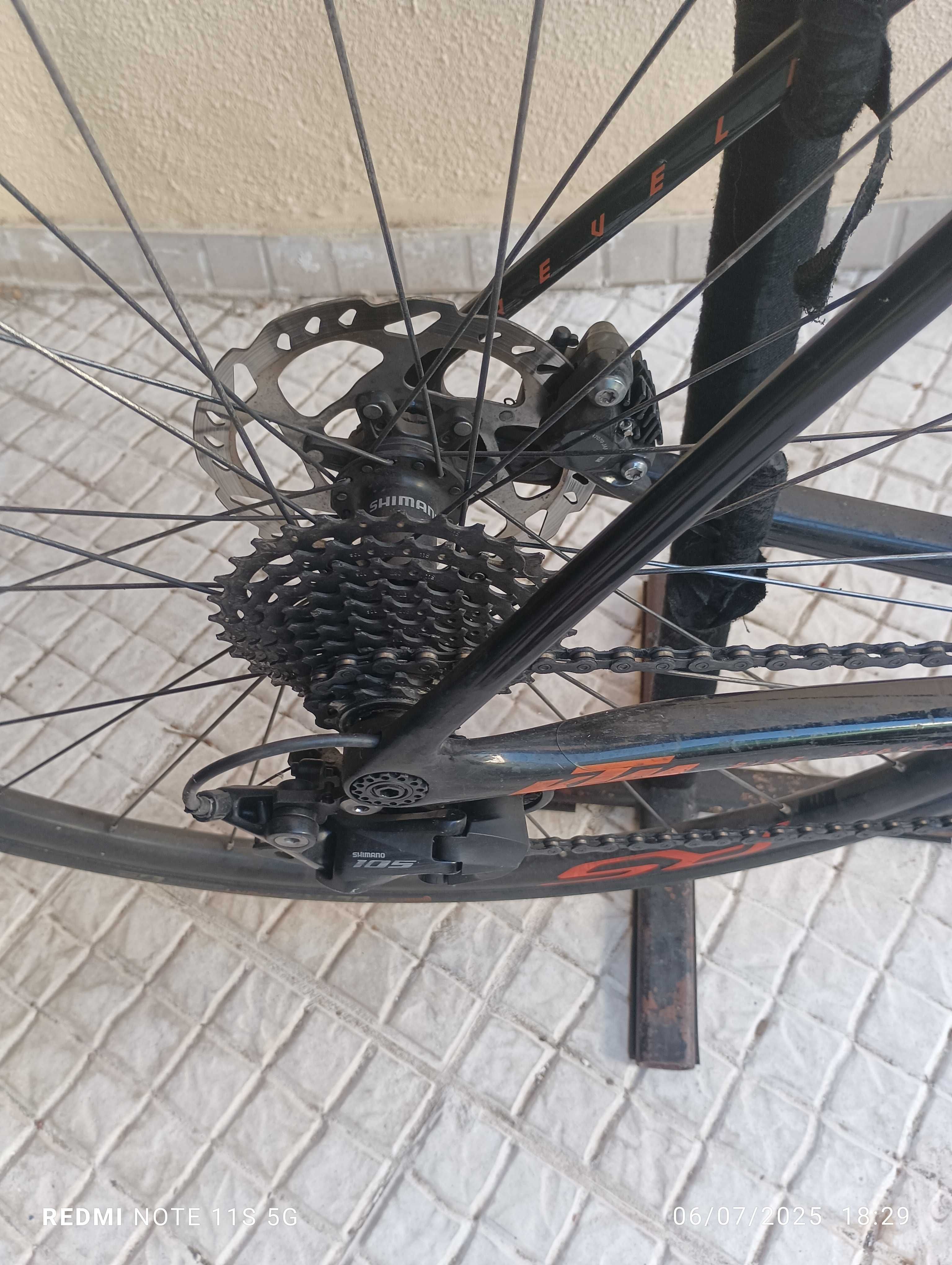 Bicicleta de estrada em carbono
