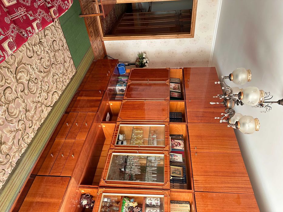 Продам двокімнатну квартиру в центрі смт. Білогір’я