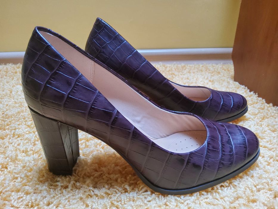 Czółenka Clarks 38 eleganckie skóra