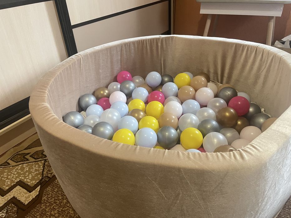 Сухий басейн.