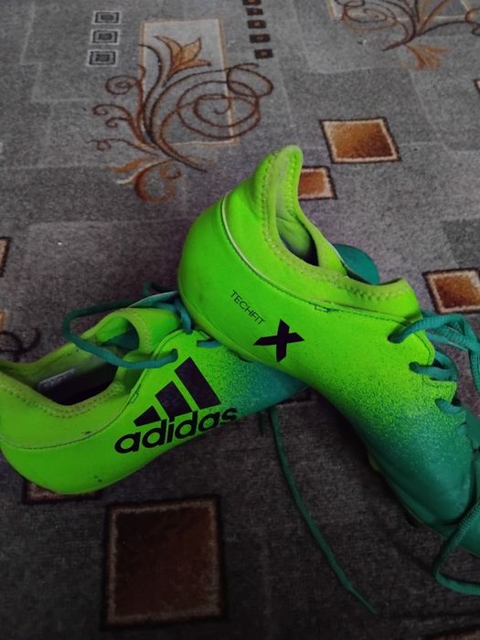 Козачки Adidas x techfit розмір орієнтовно 47,48
