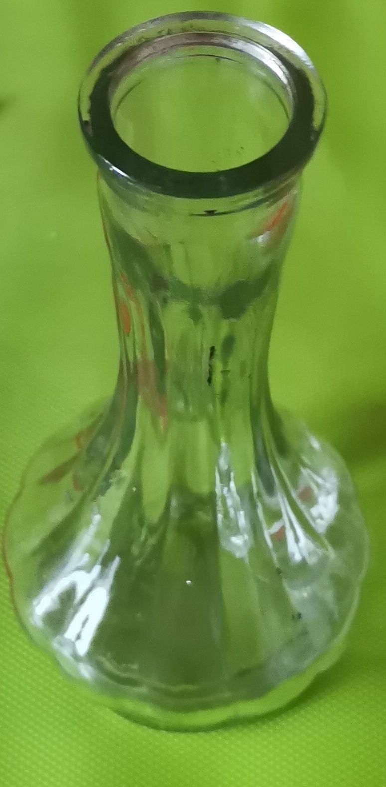 Szklany mały wazon/wazonik
