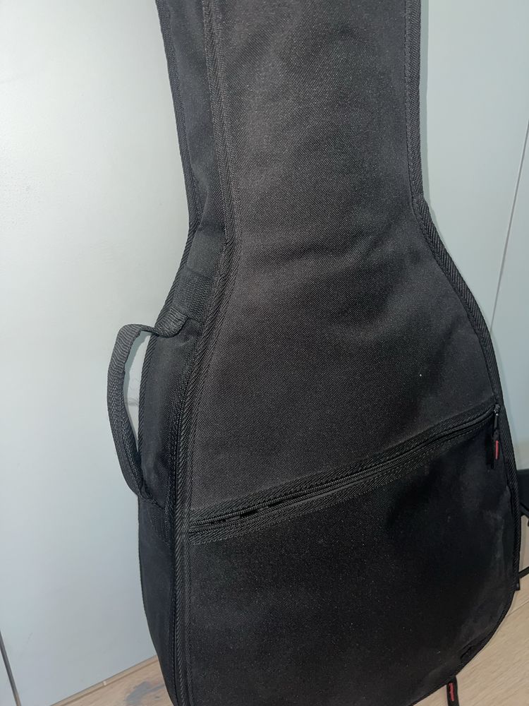 Гитара YAMAHA  C40  + чехол+ подножка +тюнер