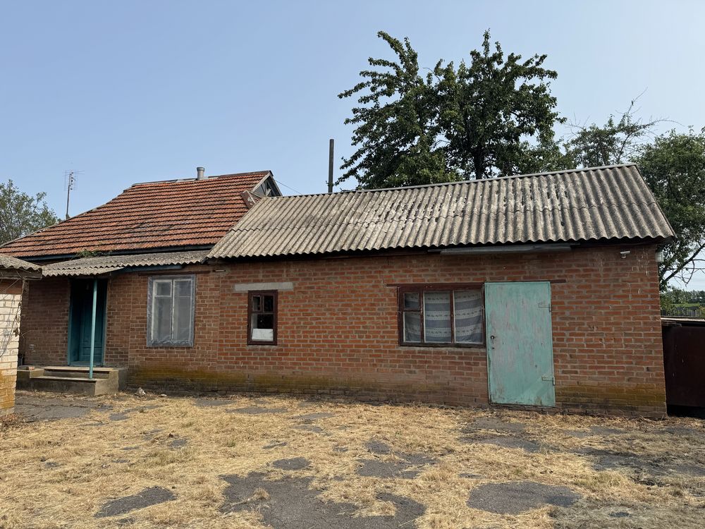 Продаж будинку з великой земельной ділянкою