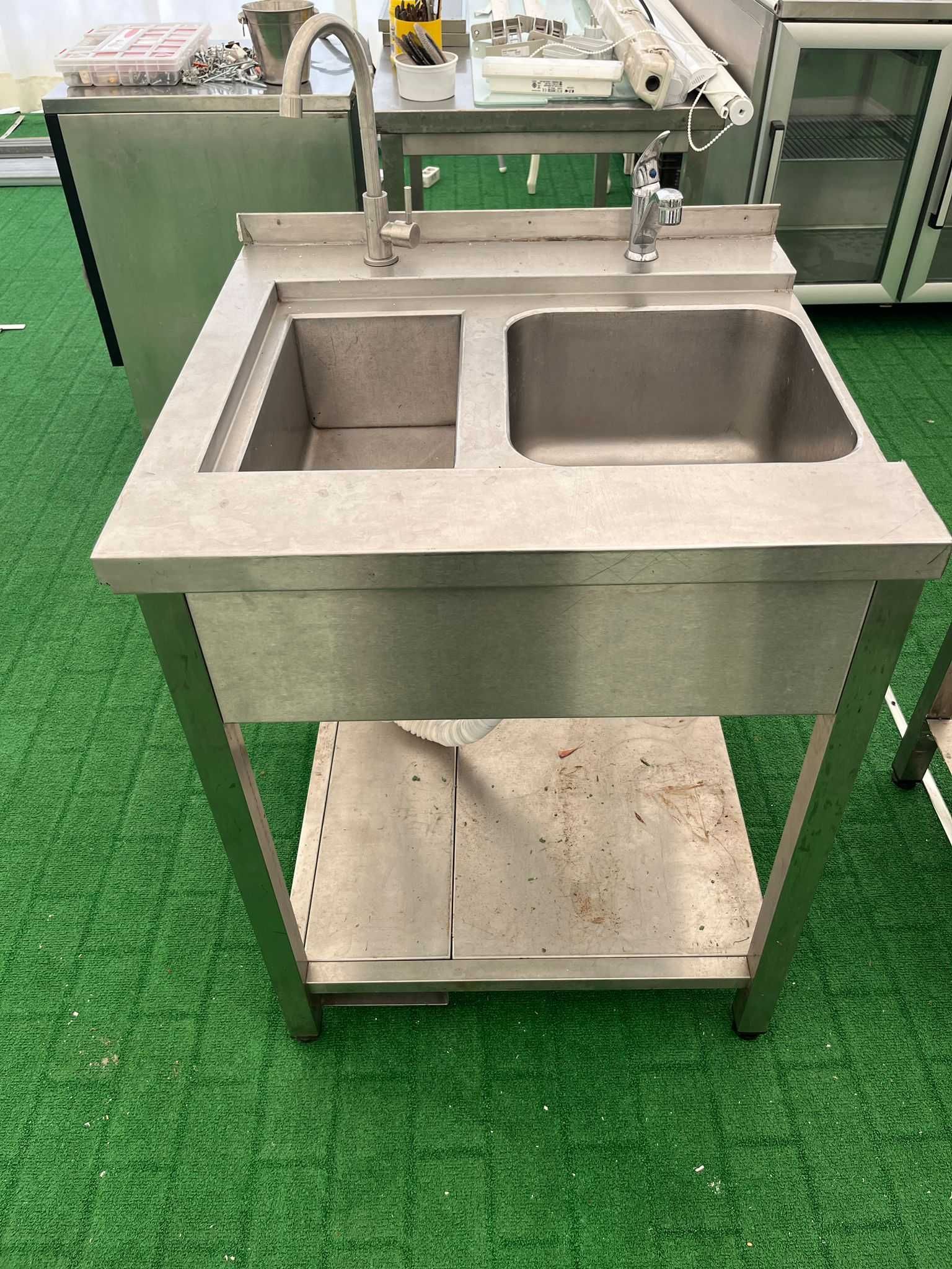 Lavatório de Cozinha em Inox