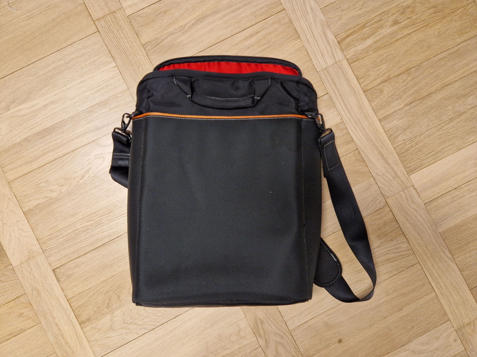 Duża torba na laptopa 17", na ramię