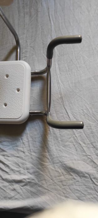 Стілець для ванни зі спинкою, новий, алюмінієвий, регульована ширина.