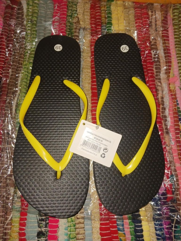 Chinelos Preto e Amarelo n°39