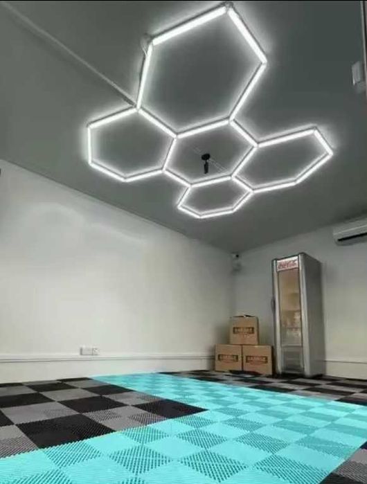 Lampa HEXAGON 5 - oświetlenie do salonu, studia detailingowego, garaż