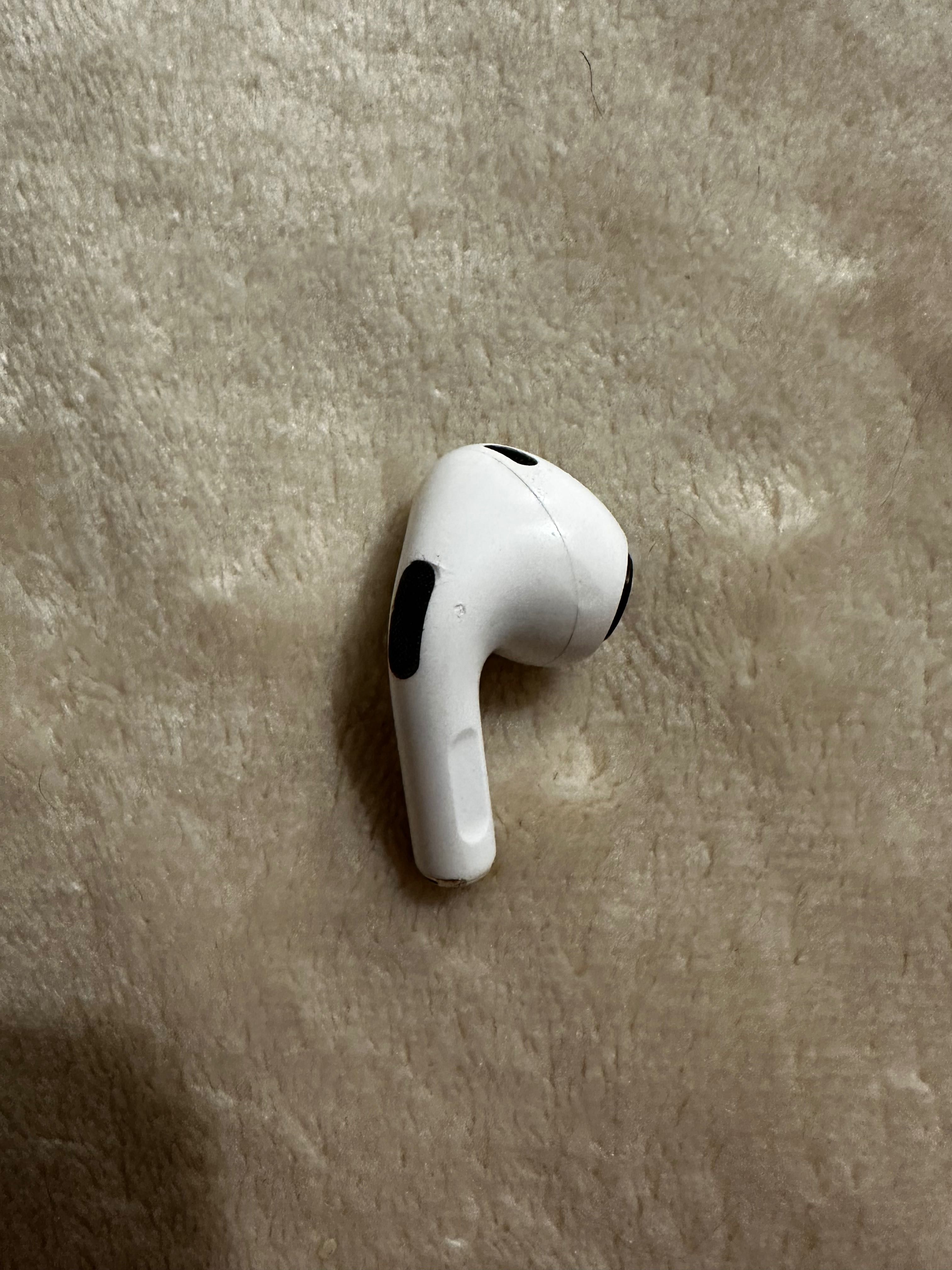 AirPods Pro (2nd generation) etui ładujące + prawa słuchawka