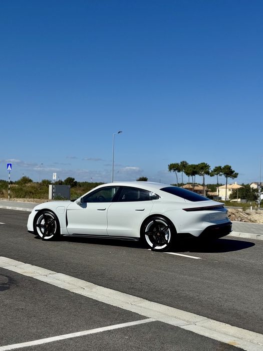 Porsche Taycan Turbo