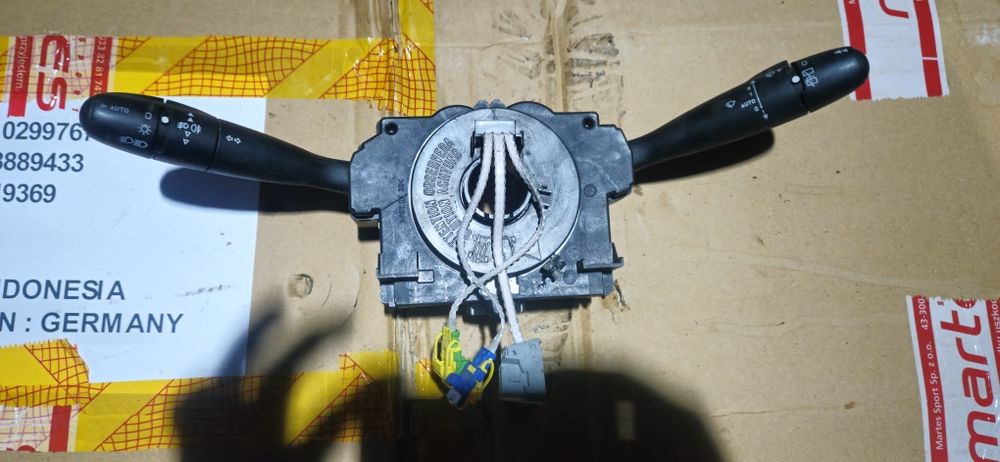 Przelacznik zespolony manetki peugeot 307 807