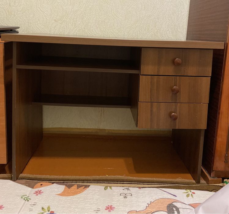 Письмовий    стіл