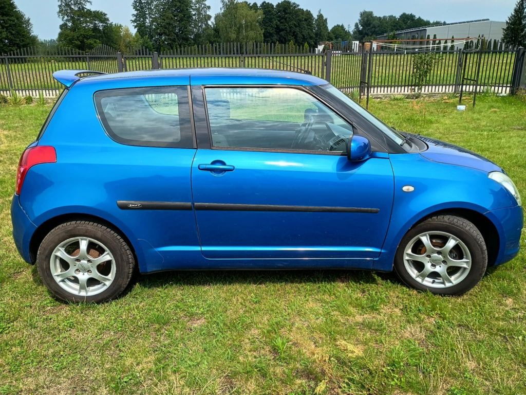 Suzuki Swift Sakura