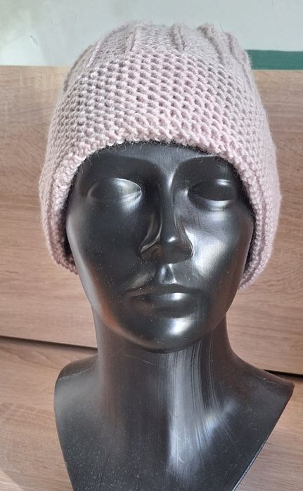 Czapka z wełny  dwu stronna.