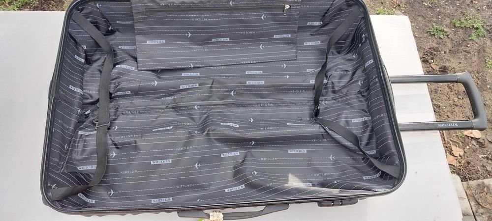 продам велику валізу