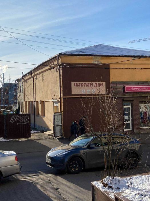 Продаж  частини комерційного приміщення в центрі міста